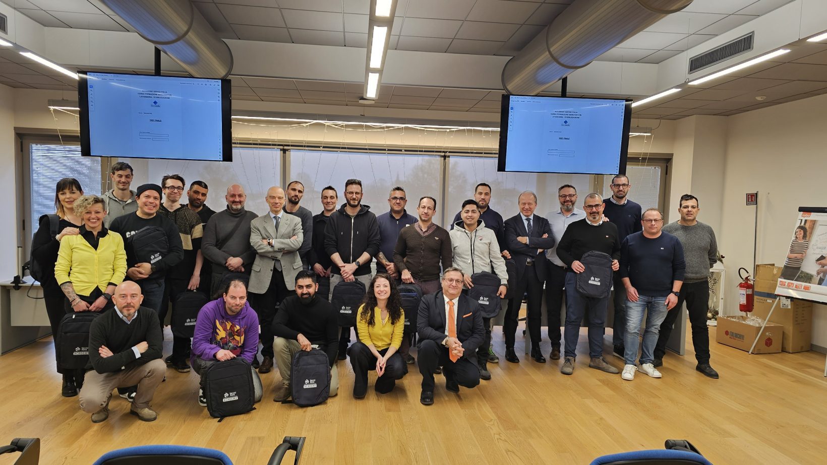 Foto di gruppo dei partecipanti alla corporate academy di Servizi Italia